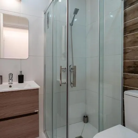 Bianca 2-br & Balcony In Apartment Larnaca