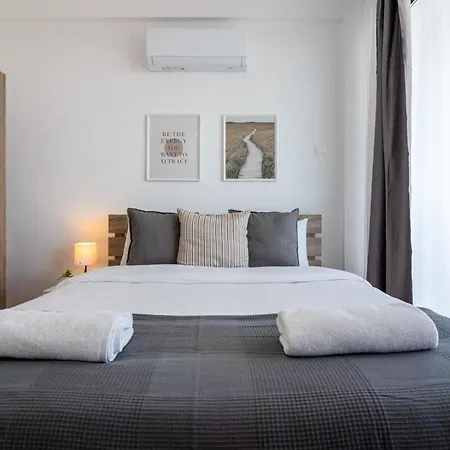 Apartment Bianca 2-br & Balcony In Larnaca
