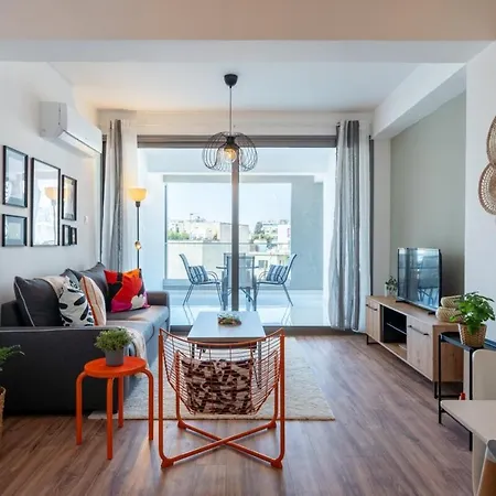 Bianca 2-br & Balcony In * Larnaca